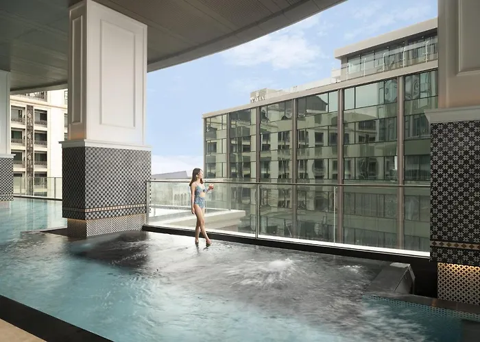 Hotel Valia Sukhumvit 24 By Kingston
