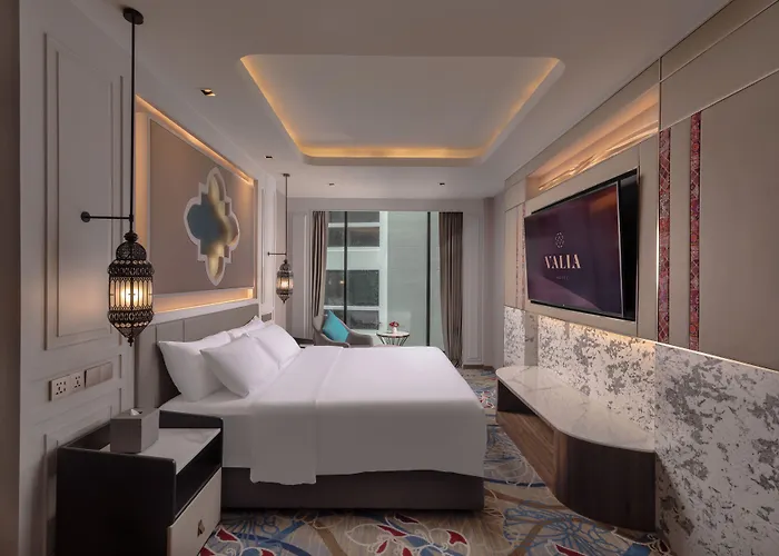Отель Valia Sukhumvit 24 By Kingston